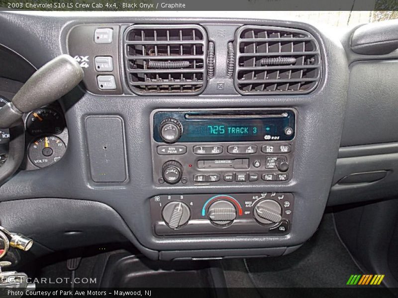 Controls of 2003 S10 LS Crew Cab 4x4