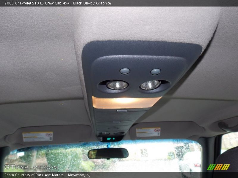 Black Onyx / Graphite 2003 Chevrolet S10 LS Crew Cab 4x4