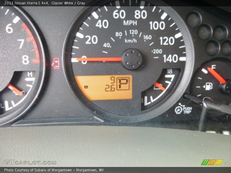 Glacier White / Gray 2013 Nissan Xterra S 4x4