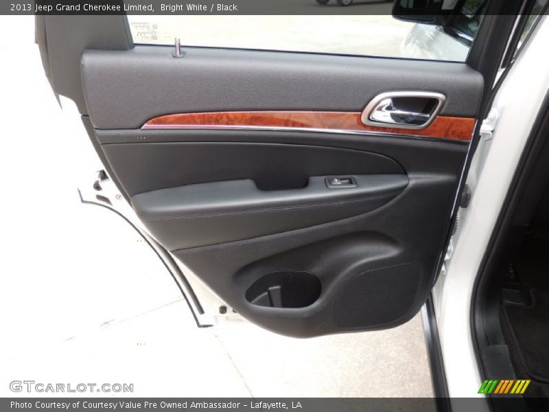 Bright White / Black 2013 Jeep Grand Cherokee Limited