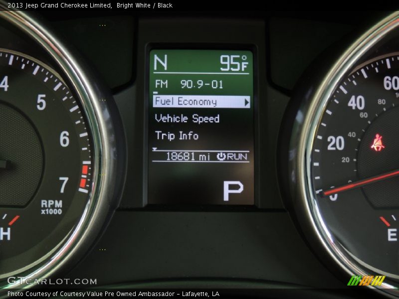 Bright White / Black 2013 Jeep Grand Cherokee Limited