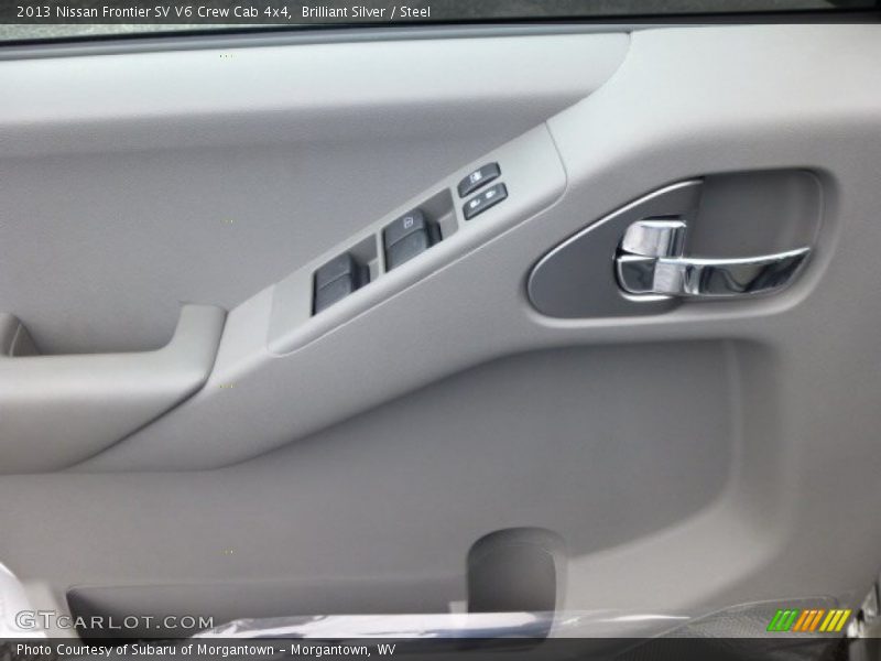 Brilliant Silver / Steel 2013 Nissan Frontier SV V6 Crew Cab 4x4