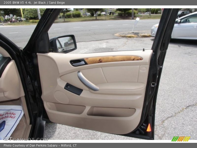 Jet Black / Sand Beige 2005 BMW X5 4.4i