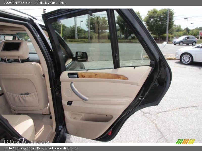Jet Black / Sand Beige 2005 BMW X5 4.4i