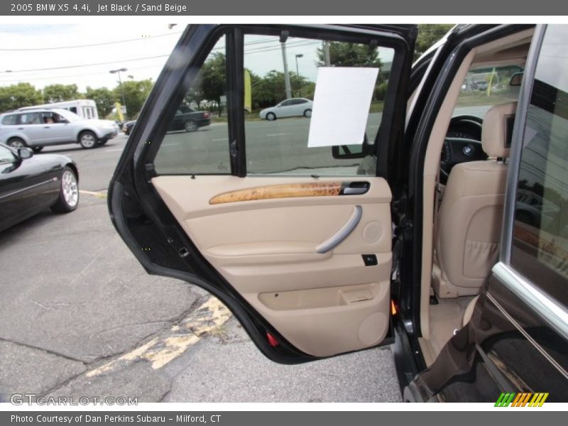 Jet Black / Sand Beige 2005 BMW X5 4.4i