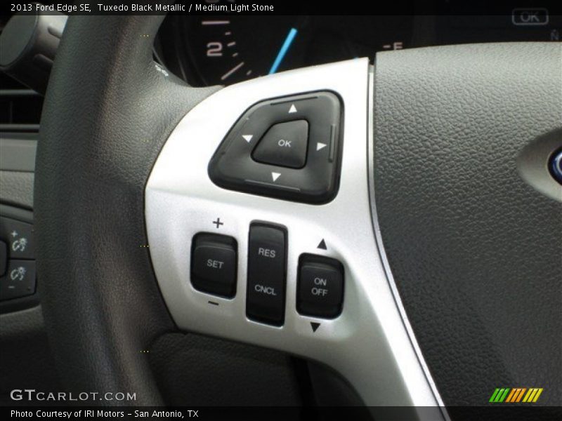 Tuxedo Black Metallic / Medium Light Stone 2013 Ford Edge SE