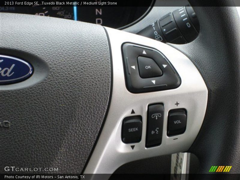 Tuxedo Black Metallic / Medium Light Stone 2013 Ford Edge SE