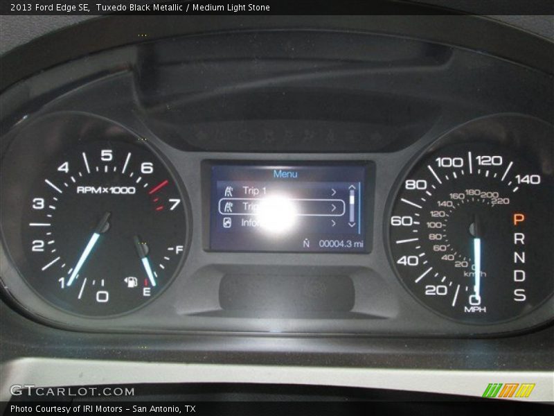 Tuxedo Black Metallic / Medium Light Stone 2013 Ford Edge SE