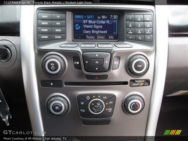 Tuxedo Black Metallic / Medium Light Stone 2013 Ford Edge SE