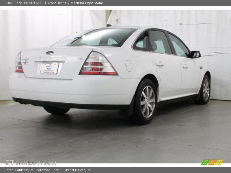 Oxford White / Medium Light Stone 2008 Ford Taurus SEL