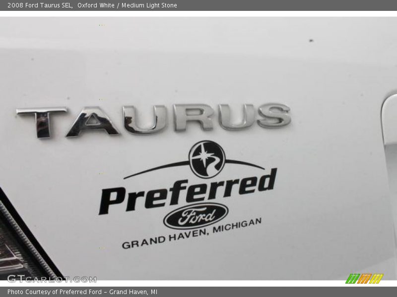 Oxford White / Medium Light Stone 2008 Ford Taurus SEL