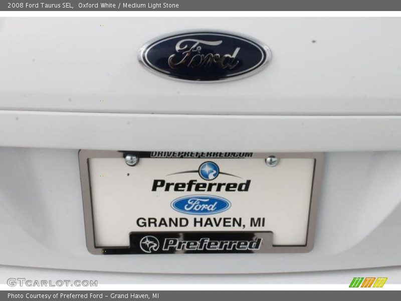 Oxford White / Medium Light Stone 2008 Ford Taurus SEL