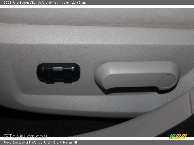 Oxford White / Medium Light Stone 2008 Ford Taurus SEL
