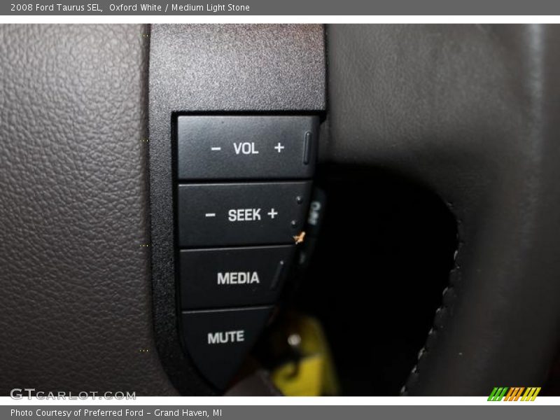 Oxford White / Medium Light Stone 2008 Ford Taurus SEL