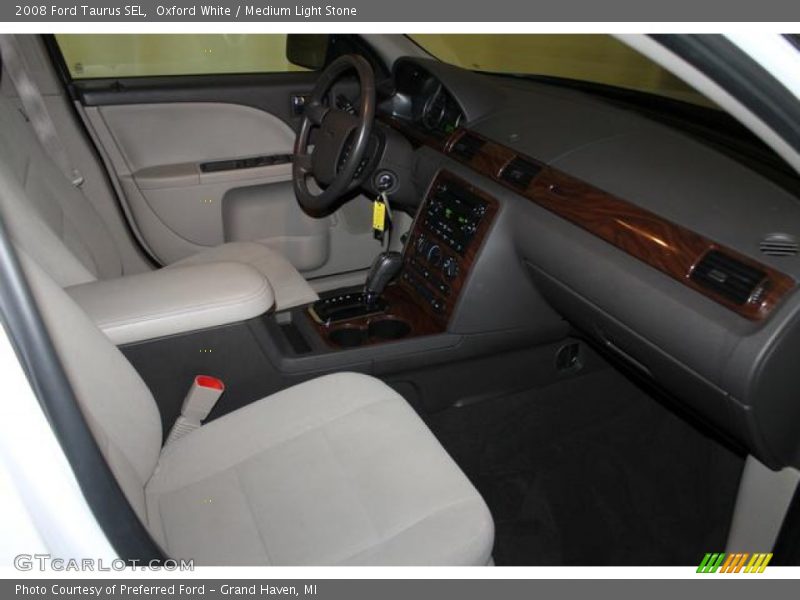 Oxford White / Medium Light Stone 2008 Ford Taurus SEL