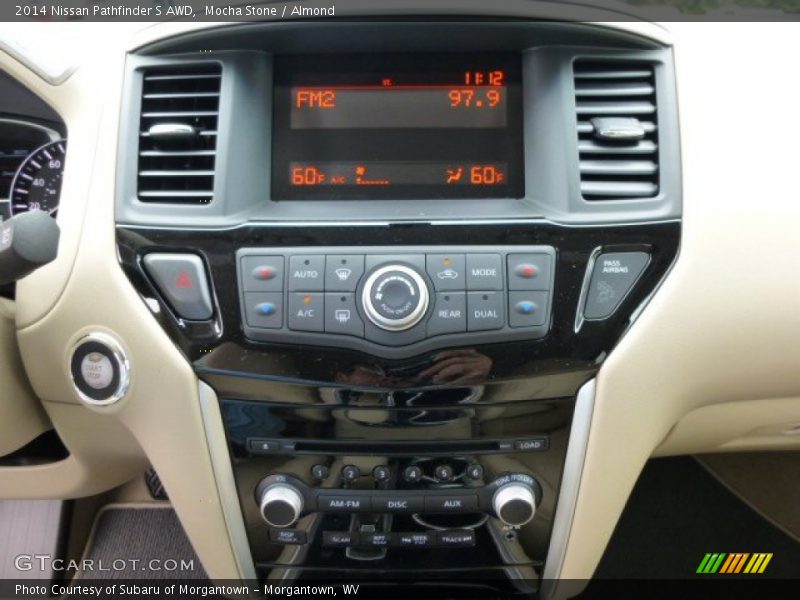 Controls of 2014 Pathfinder S AWD