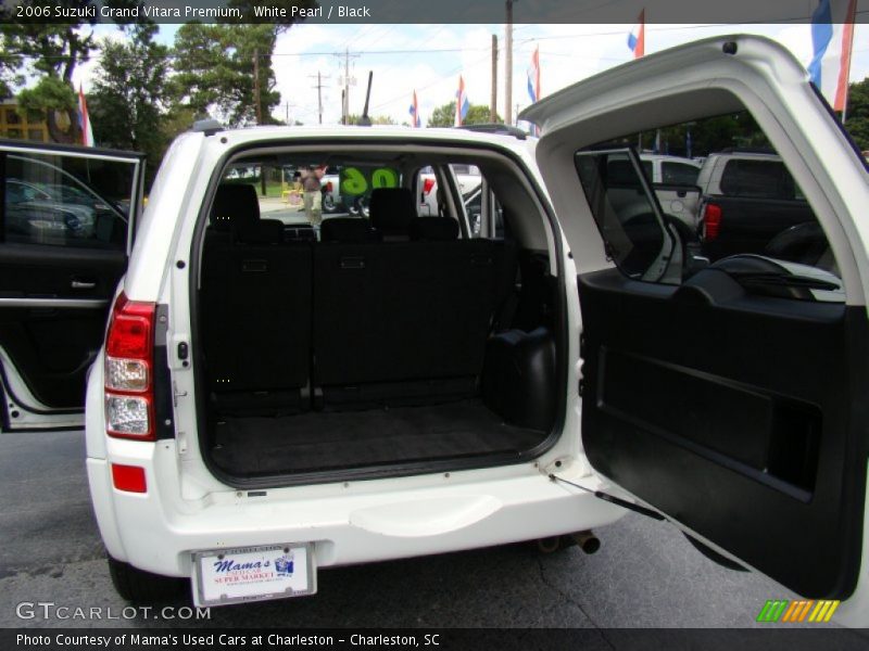 White Pearl / Black 2006 Suzuki Grand Vitara Premium