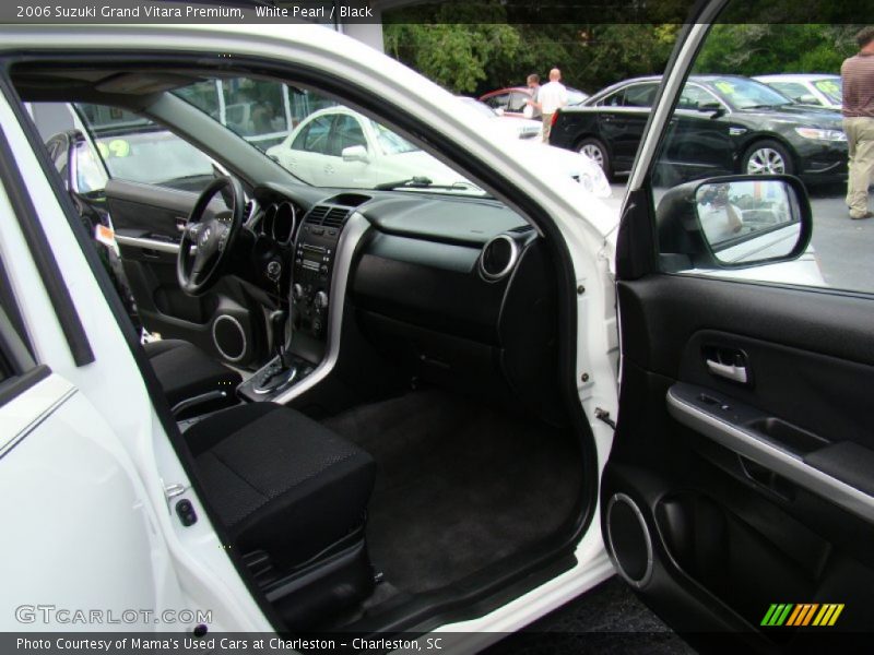 White Pearl / Black 2006 Suzuki Grand Vitara Premium