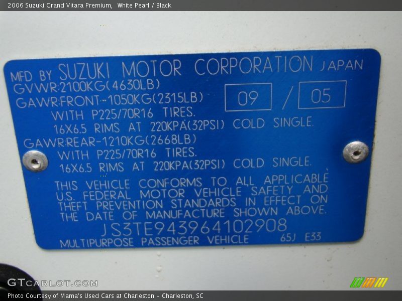 White Pearl / Black 2006 Suzuki Grand Vitara Premium