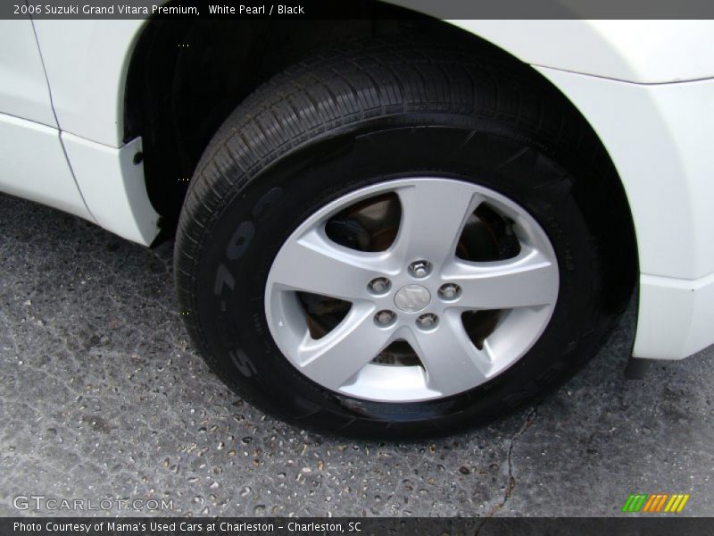 White Pearl / Black 2006 Suzuki Grand Vitara Premium