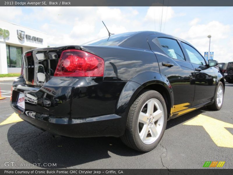 Black / Black 2013 Dodge Avenger SE