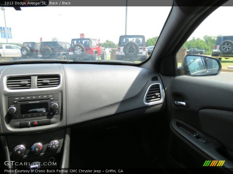 Black / Black 2013 Dodge Avenger SE