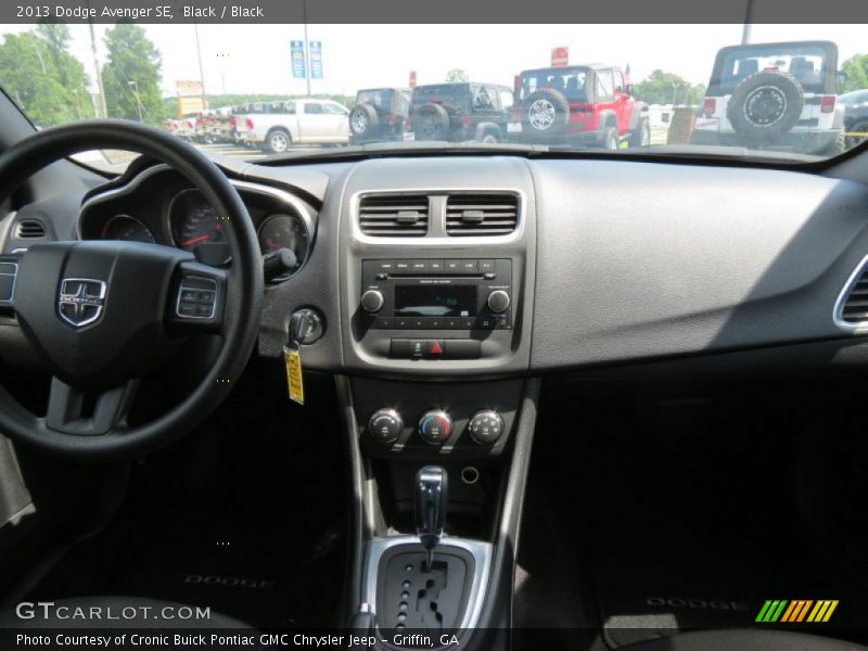 Black / Black 2013 Dodge Avenger SE