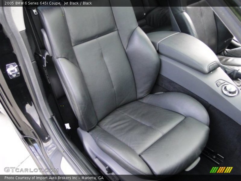 Front Seat of 2005 6 Series 645i Coupe