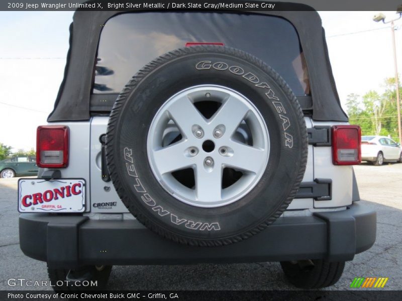 Bright Silver Metallic / Dark Slate Gray/Medium Slate Gray 2009 Jeep Wrangler Unlimited X