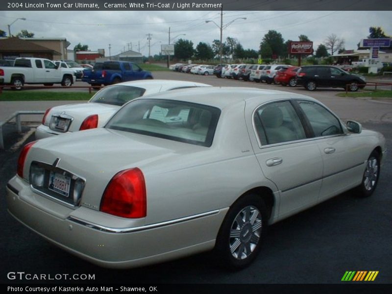 Ceramic White Tri-Coat / Light Parchment 2004 Lincoln Town Car Ultimate