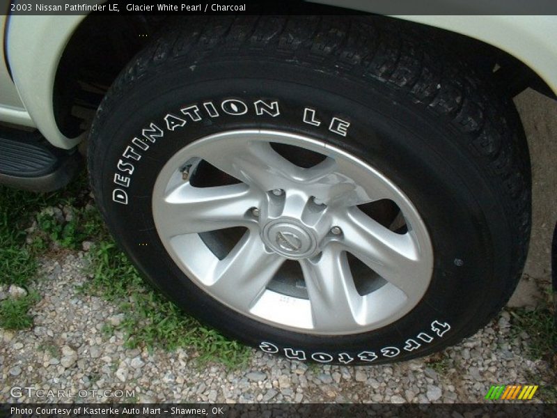 Glacier White Pearl / Charcoal 2003 Nissan Pathfinder LE