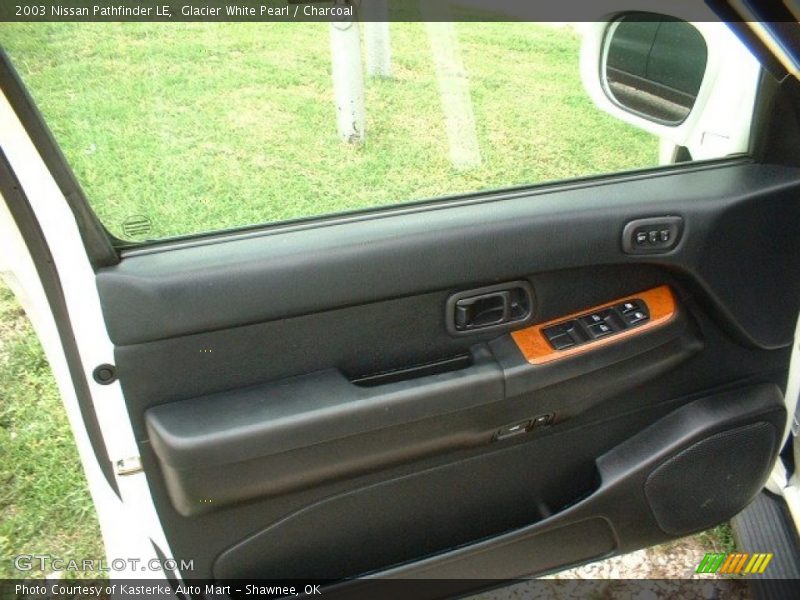Glacier White Pearl / Charcoal 2003 Nissan Pathfinder LE