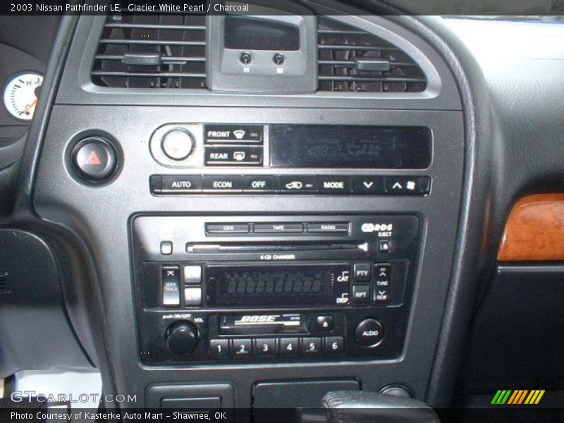 Glacier White Pearl / Charcoal 2003 Nissan Pathfinder LE