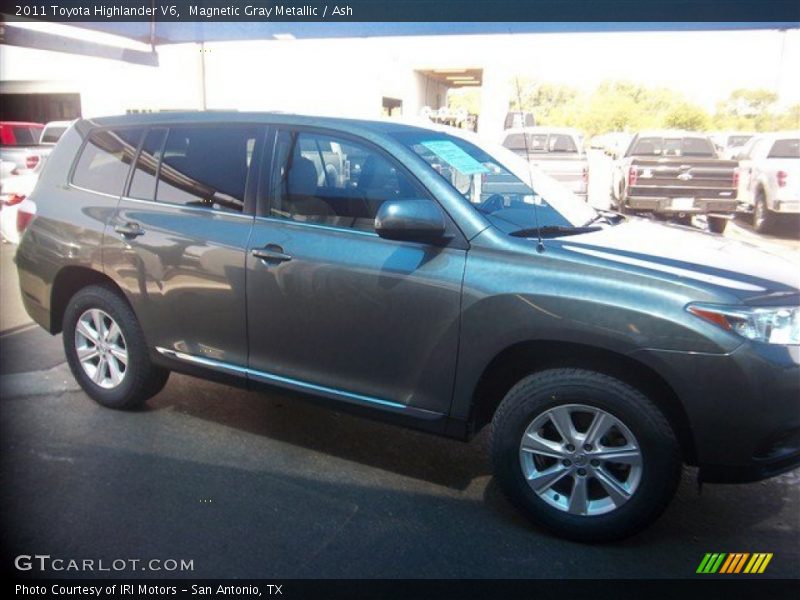 Magnetic Gray Metallic / Ash 2011 Toyota Highlander V6