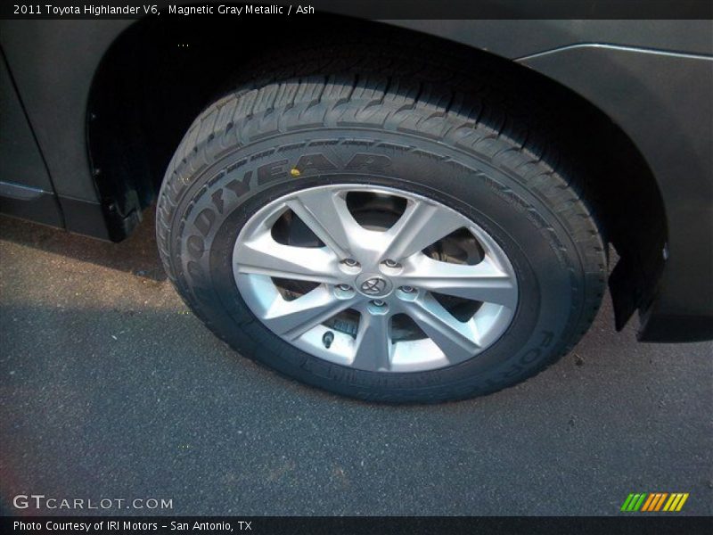 Magnetic Gray Metallic / Ash 2011 Toyota Highlander V6