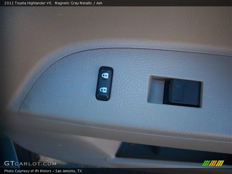 Magnetic Gray Metallic / Ash 2011 Toyota Highlander V6