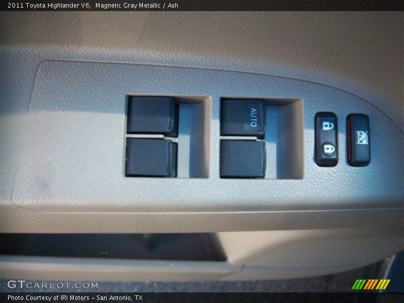 Magnetic Gray Metallic / Ash 2011 Toyota Highlander V6