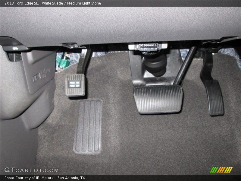 White Suede / Medium Light Stone 2013 Ford Edge SE