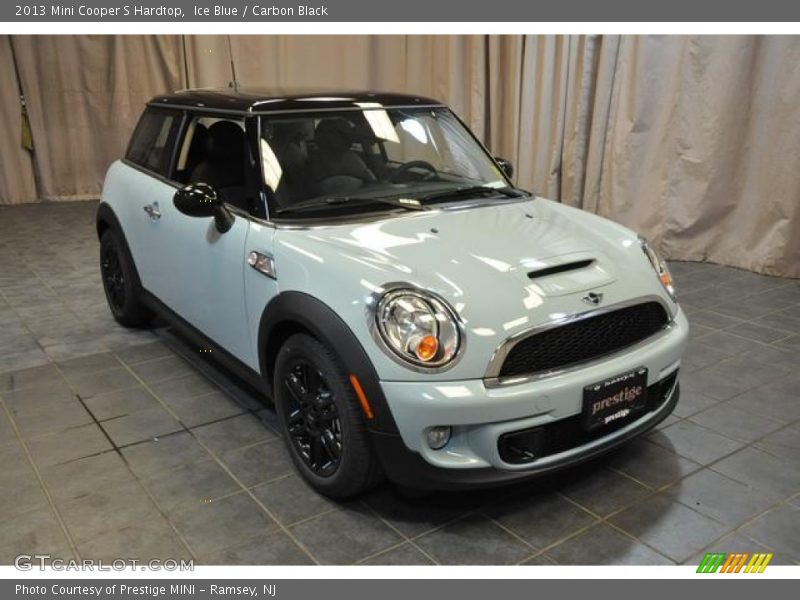 Ice Blue / Carbon Black 2013 Mini Cooper S Hardtop