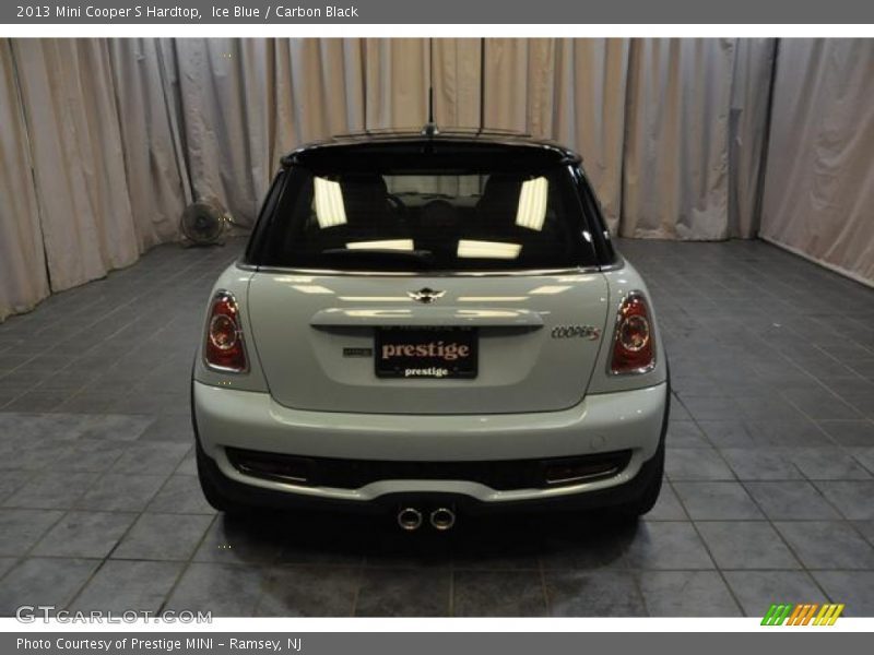 Ice Blue / Carbon Black 2013 Mini Cooper S Hardtop