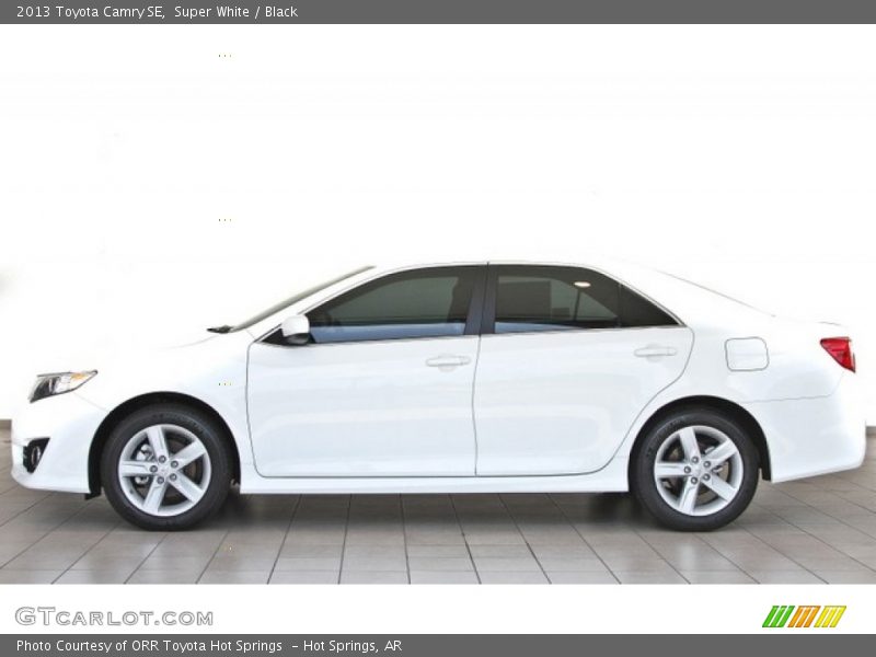 Super White / Black 2013 Toyota Camry SE
