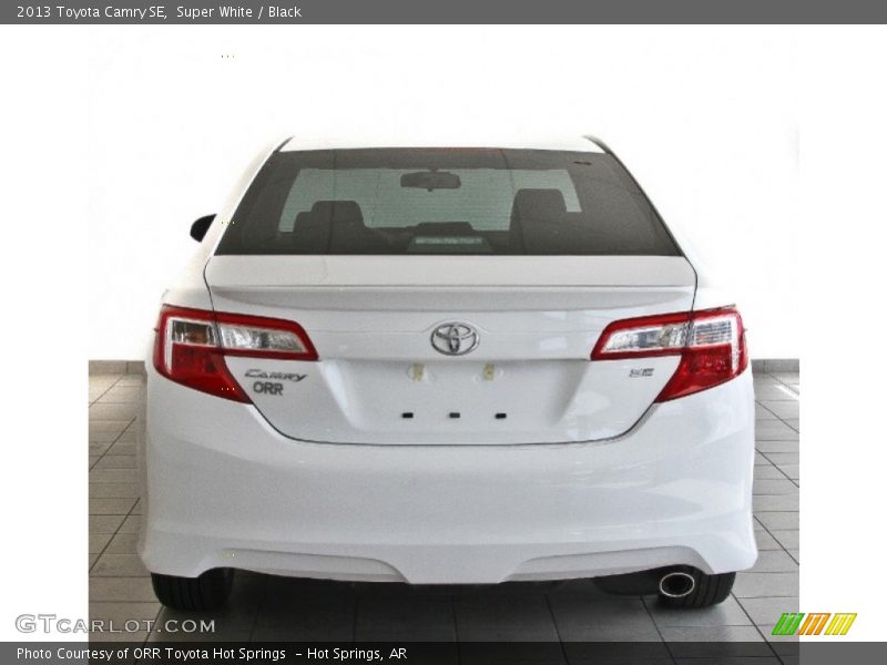 Super White / Black 2013 Toyota Camry SE