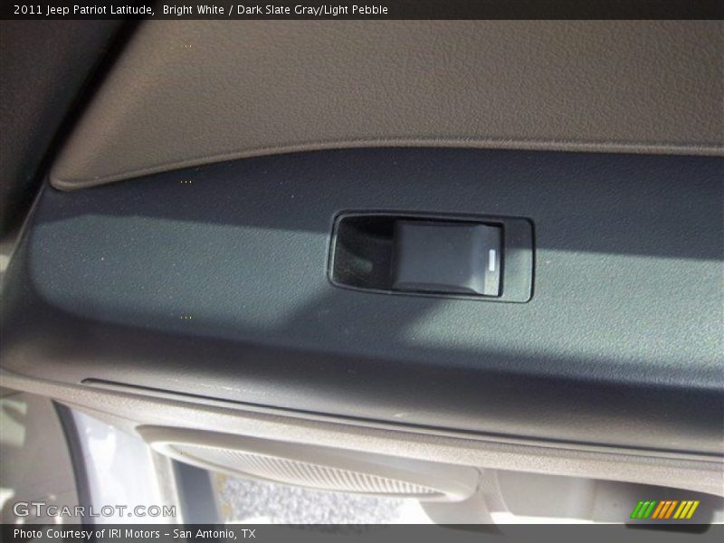 Bright White / Dark Slate Gray/Light Pebble 2011 Jeep Patriot Latitude