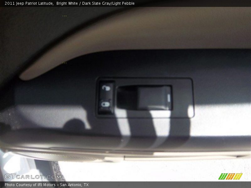 Bright White / Dark Slate Gray/Light Pebble 2011 Jeep Patriot Latitude