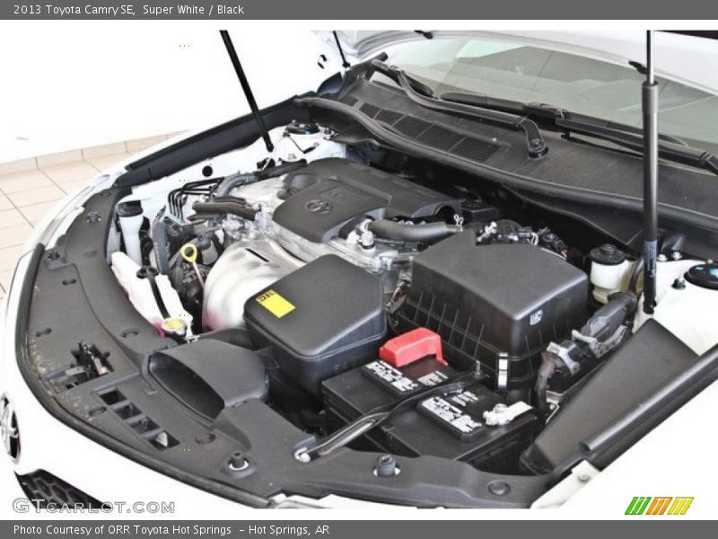 Super White / Black 2013 Toyota Camry SE