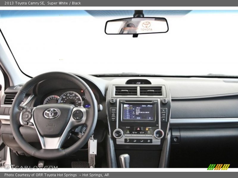 Super White / Black 2013 Toyota Camry SE