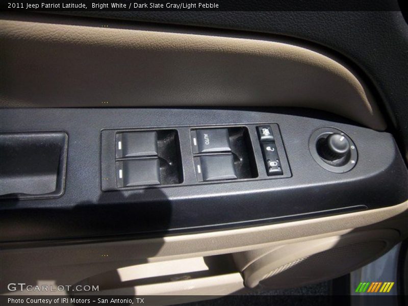 Bright White / Dark Slate Gray/Light Pebble 2011 Jeep Patriot Latitude