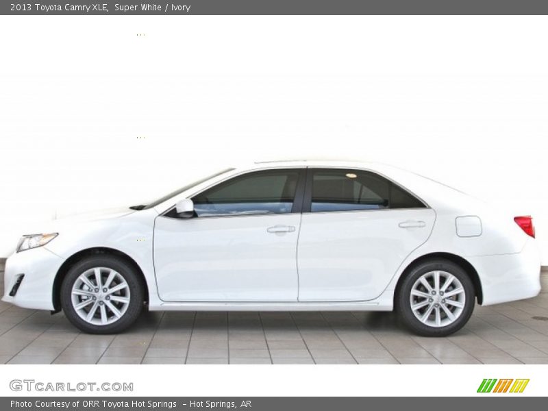 Super White / Ivory 2013 Toyota Camry XLE