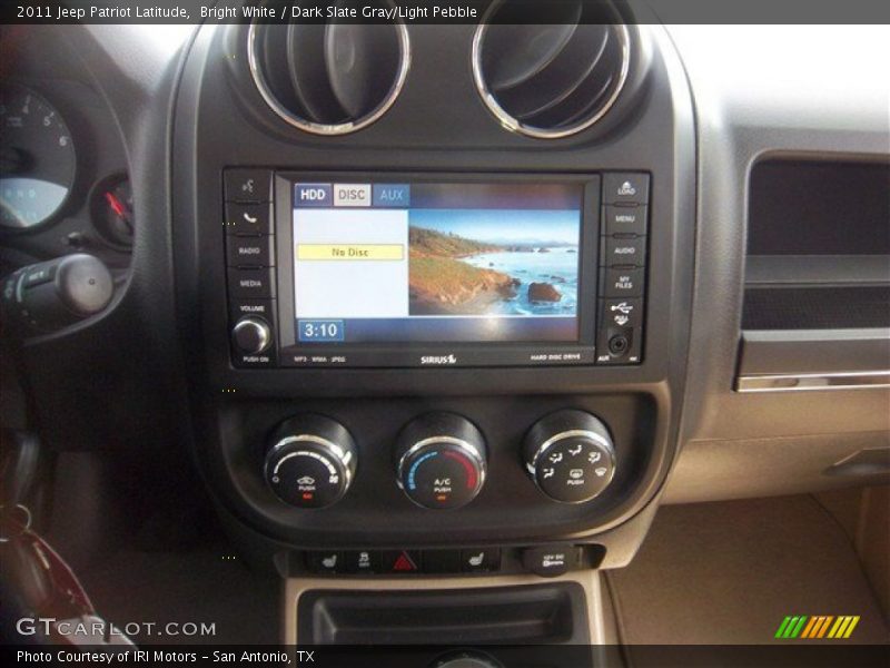 Bright White / Dark Slate Gray/Light Pebble 2011 Jeep Patriot Latitude