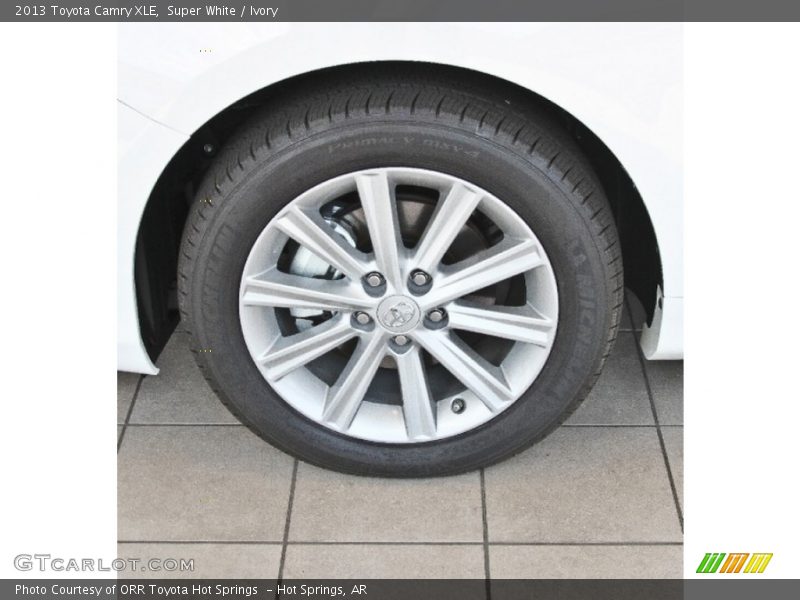 Super White / Ivory 2013 Toyota Camry XLE